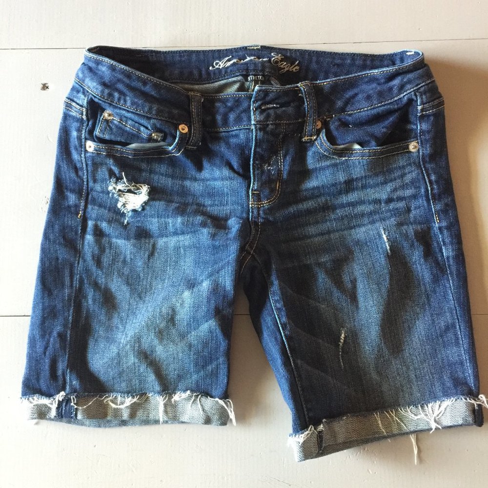 American Eagle Bermuda Style Jean Shorts, Size 2